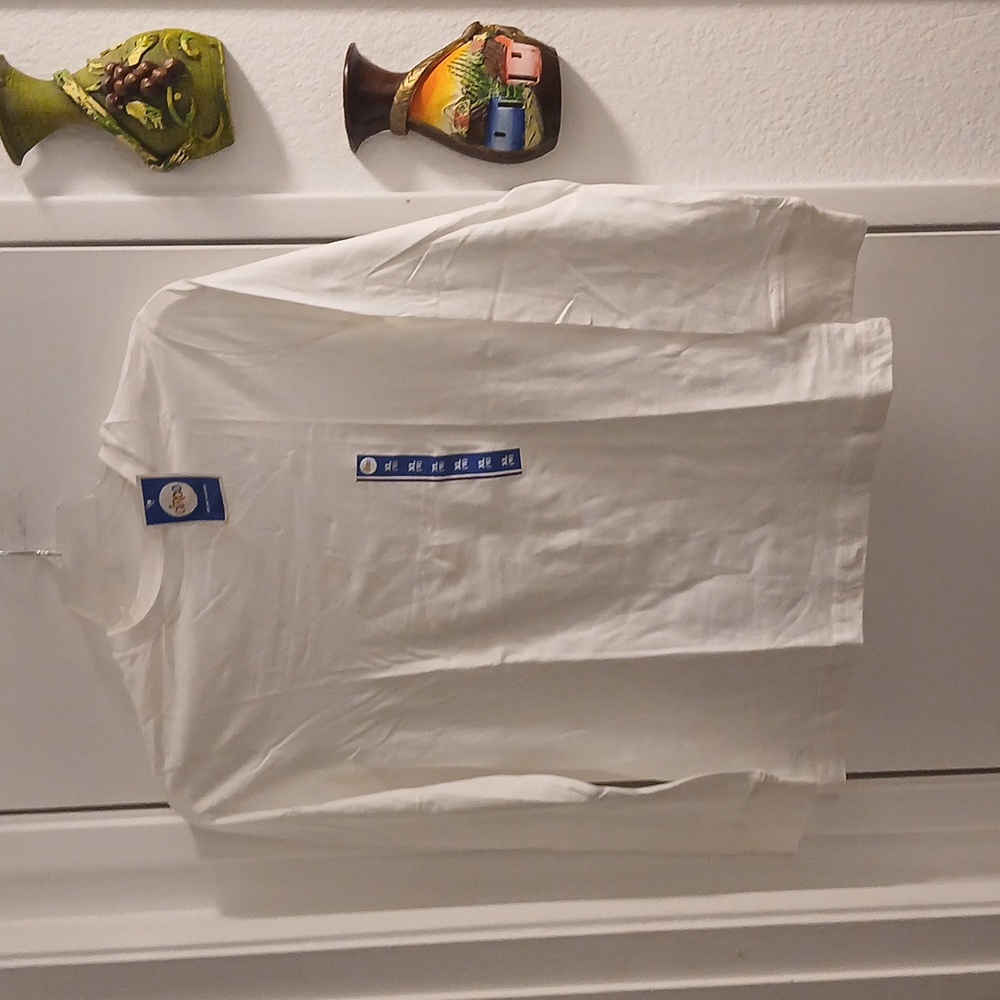 NWT MEN'S LONG-SLEEVED TEE SHIRT